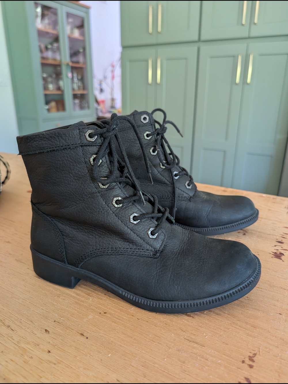 Kodiak Black Lace-Up Leather Boots